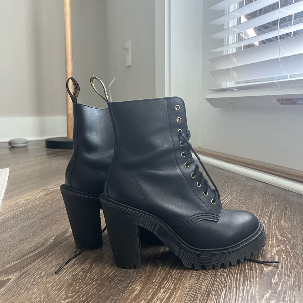 Dr Martens Kendra boots